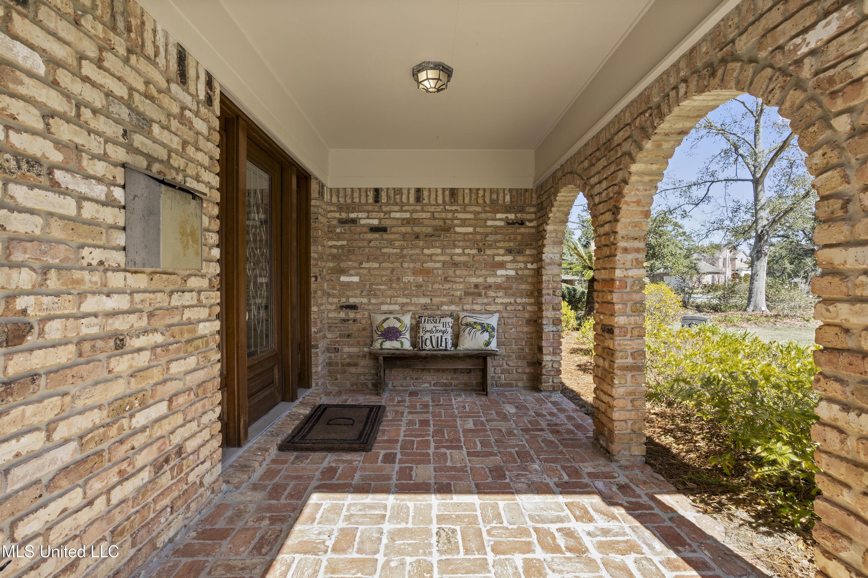 Image 4: Brick Arches