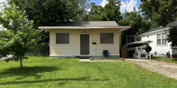 1096 Desoto Street