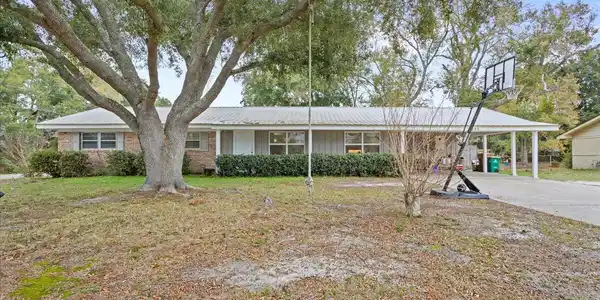 2534 Meadow Road