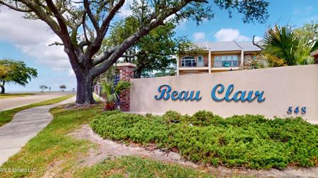 548 W Beach Boulevard