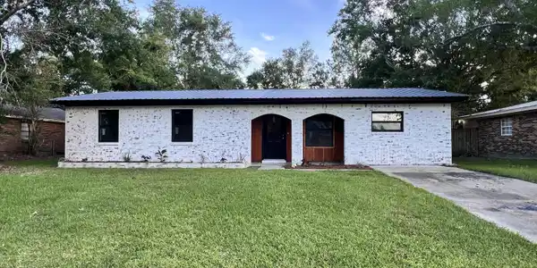 2337 W Park Drive