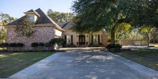3009 Oakleigh Circle