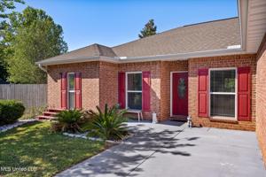 8135 Rue Hollifield
