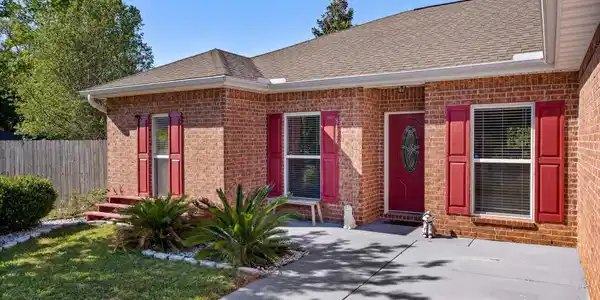 8135 Rue Hollifield