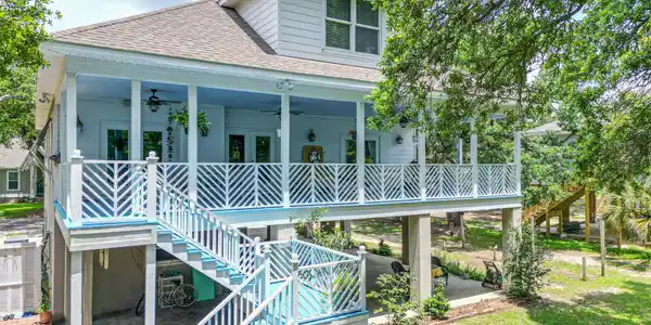 108 Azalea Drive W