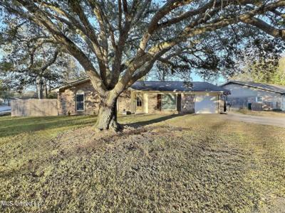 2800 Lawnwood Drive