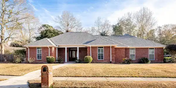 3500 Redwood Lane