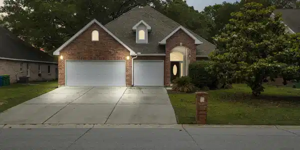 2509 Rue Beaux Chenes