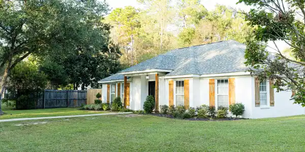 2000 Heron Lane