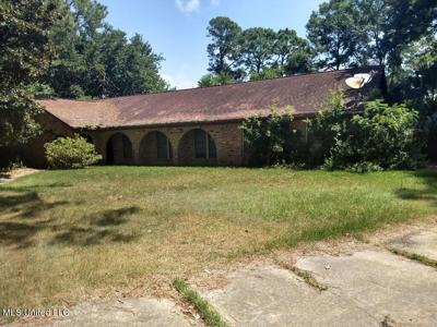 204 Troon Circle