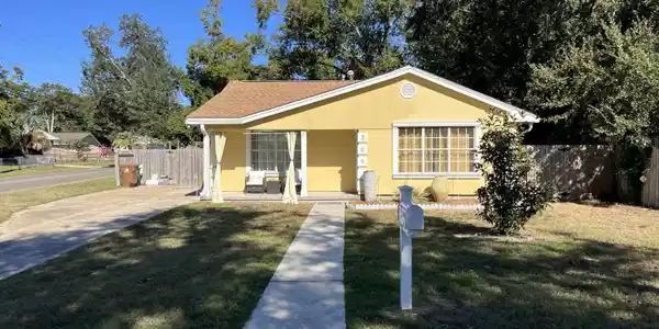 300 3rd Street E