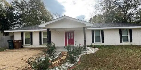 2225 Popps Ferry Road