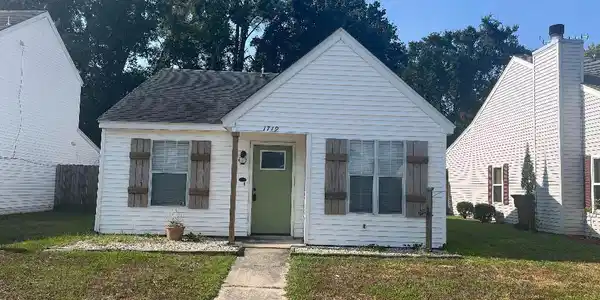 1719 James Buchanan Drive
