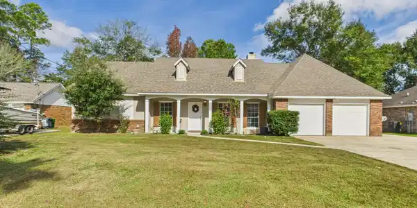 9220 Live Oak Avenue