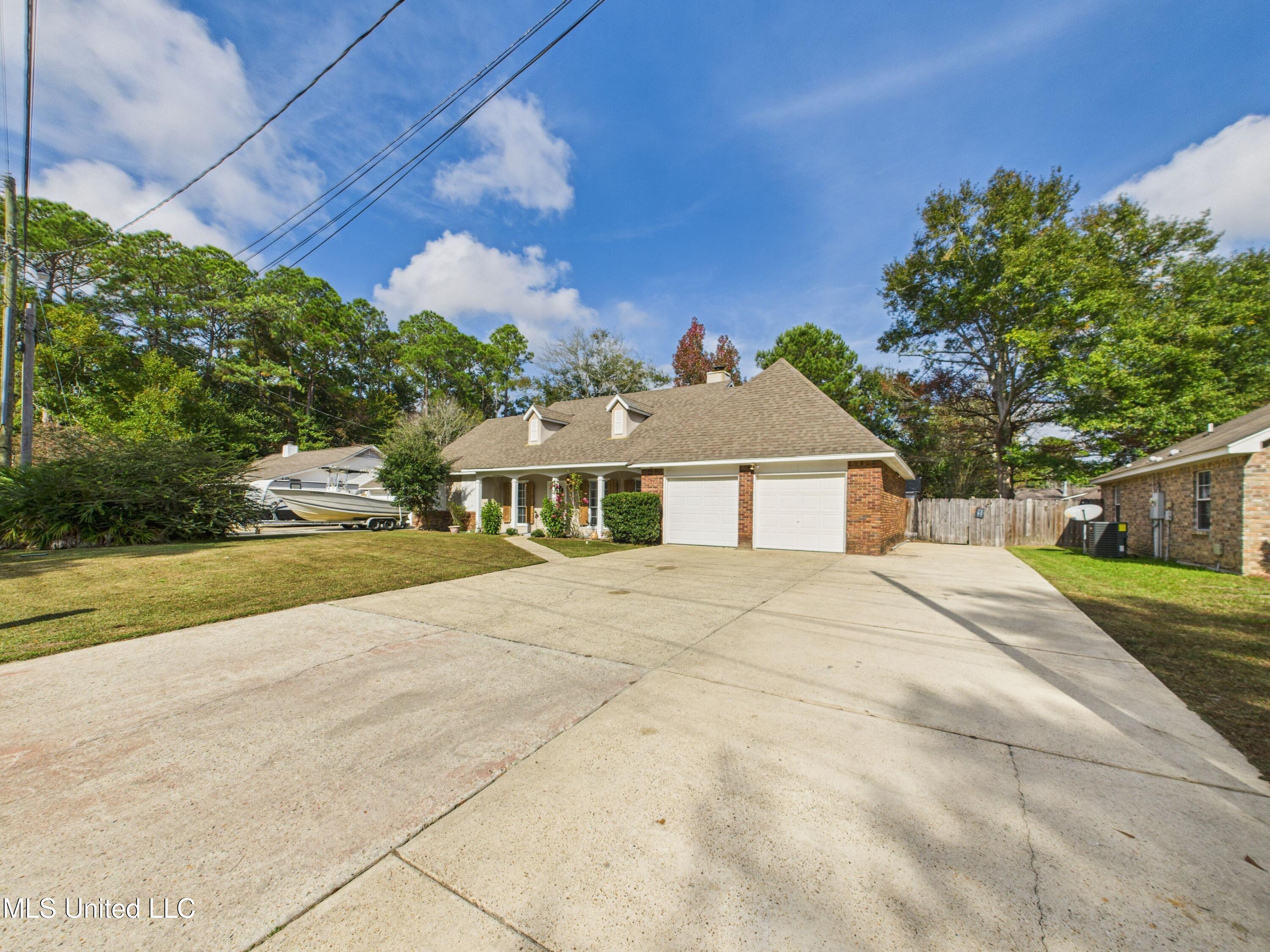 Image 4: CAM04449G0-PR0027-STILL004