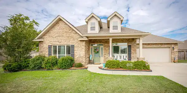 1006 Prairiegrass Court