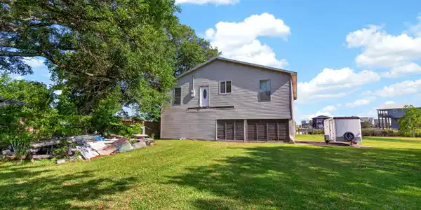 Image 2: 11548BayouViewDr.-4
