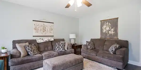 Image 3: 3-web-or-mls-DSC02078
