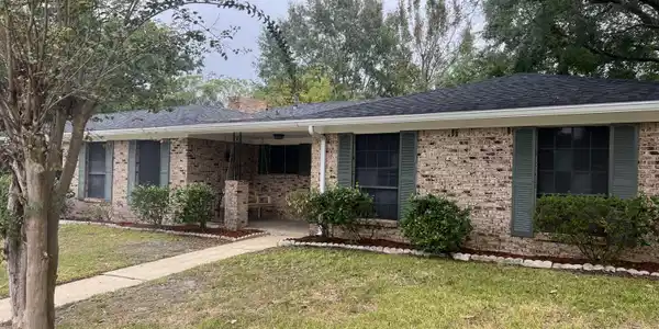 1232 Londonderry Lane