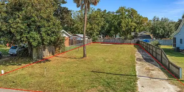 804 Regnault Avenue