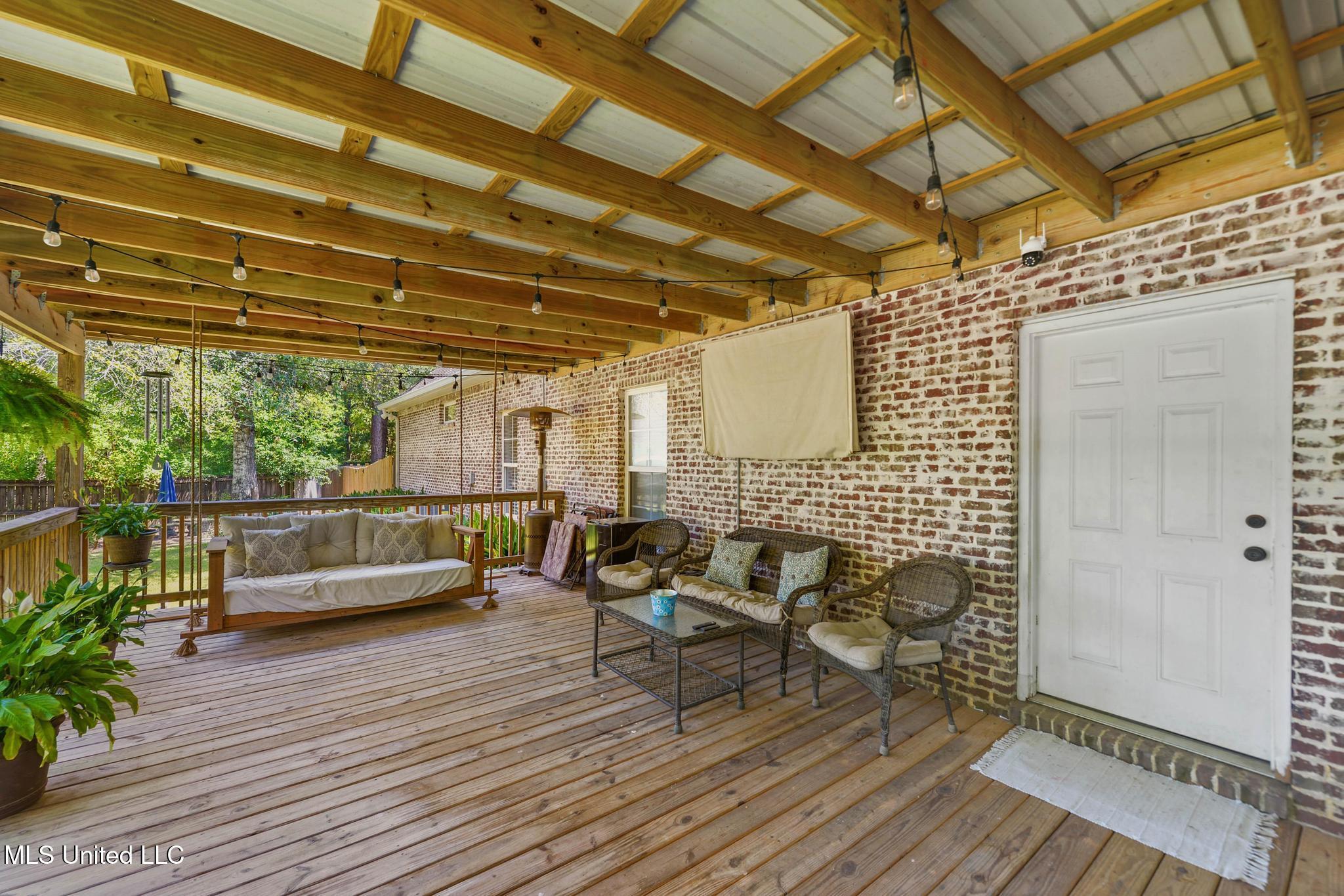 Image 3: Covered porch