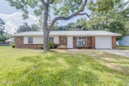 4806 Bronfair Avenue