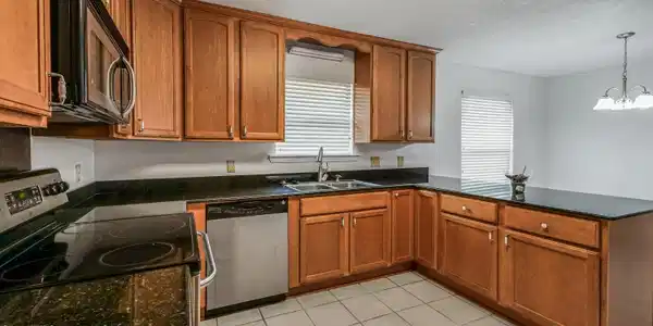 Image 2: Kitchen_3