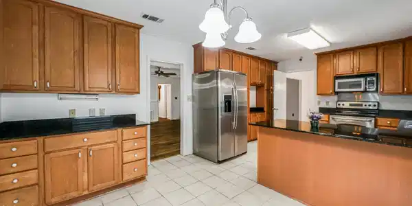 Image 4: Kitchen_1