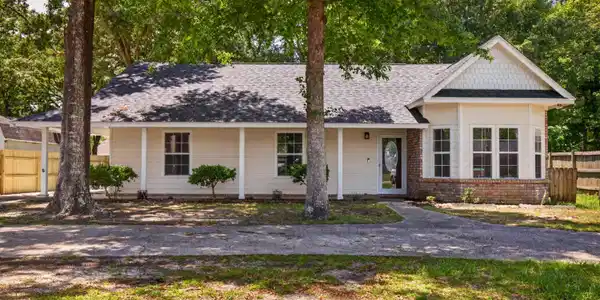 2621 Beachview Drive