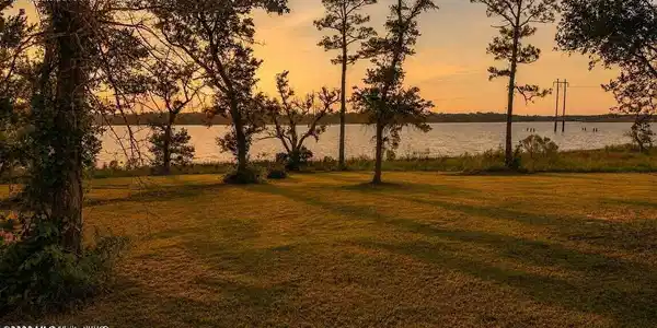 Image 3: Waterfront Lot