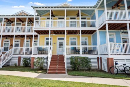 1515 Beach Blvd E