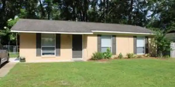 7129 Knollwood Drive