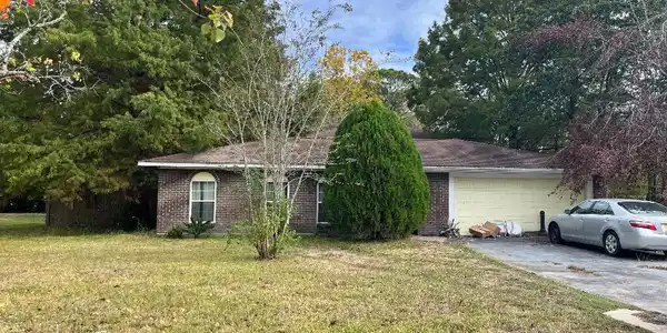 2404 Mapleton Circle