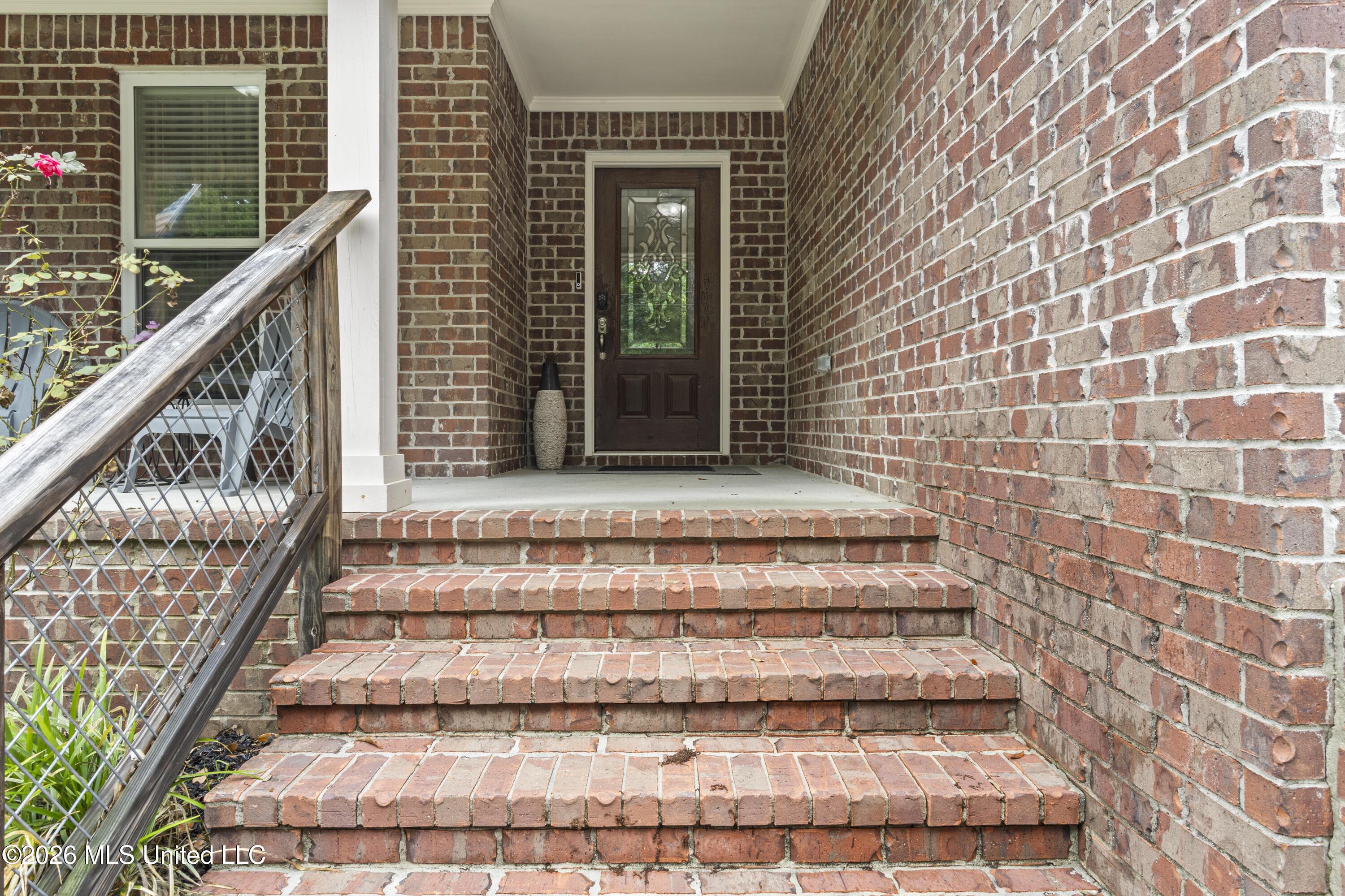 Image 4: 4. FRONT STEPS