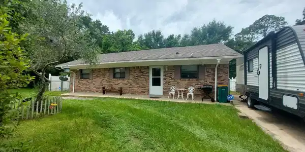 313 Lawler Avenue