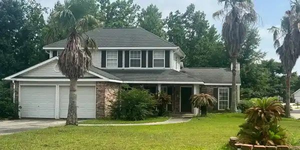1589 Knoll Court