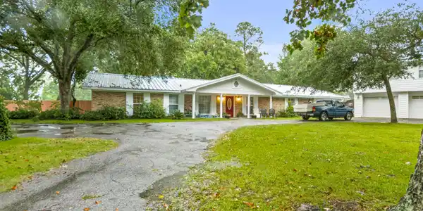13901 E El Bonito Drive