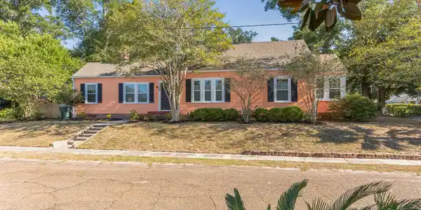 1108 Oak Place