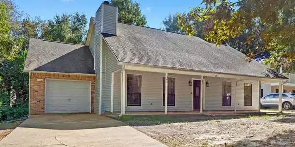2812 Beachview Drive