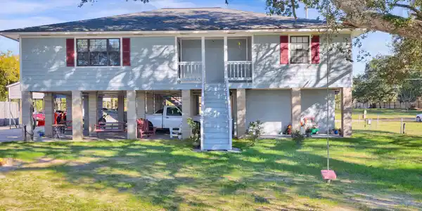 3323 Bay Shore Drive