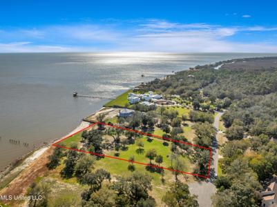 Sound Bluff Road