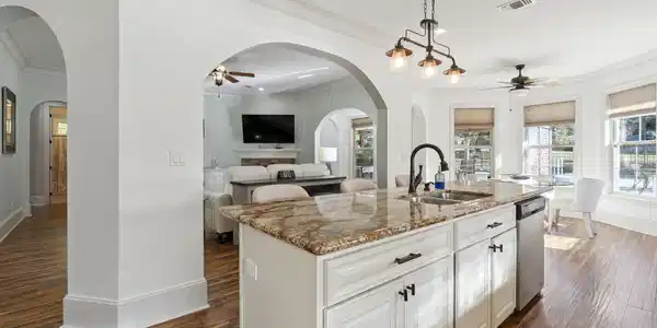 Image 3: Kitchen 1