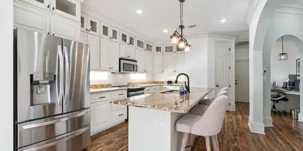 Image 4: Kitchen 2