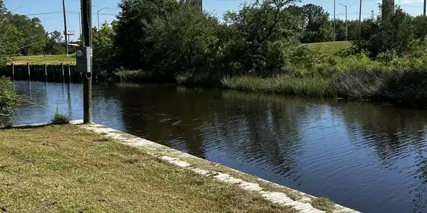 Image 2: Dock