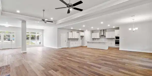 Image 3: Living Area