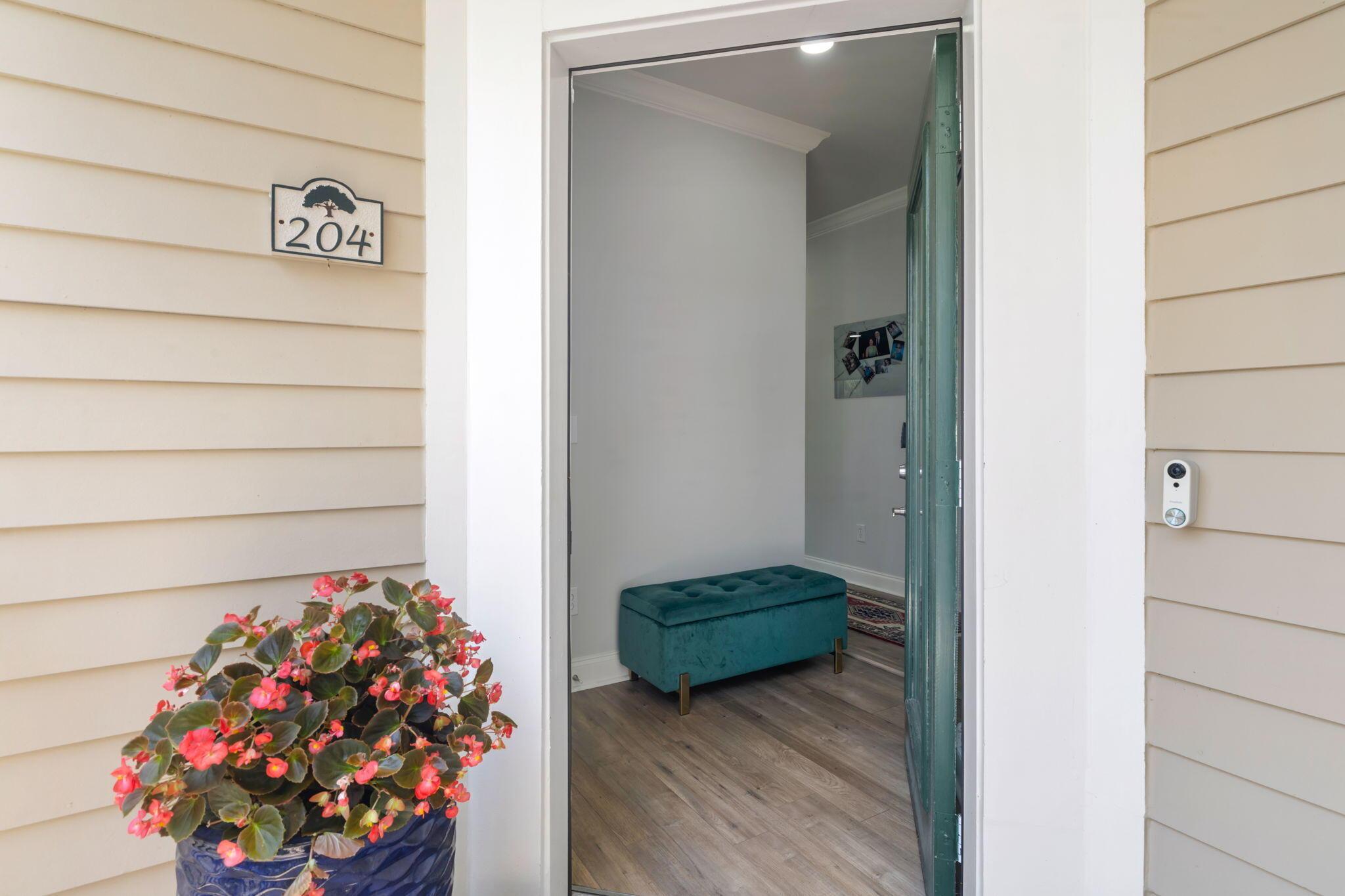 Image 4: Entry