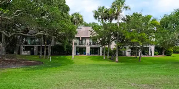 121 High Hammock Village