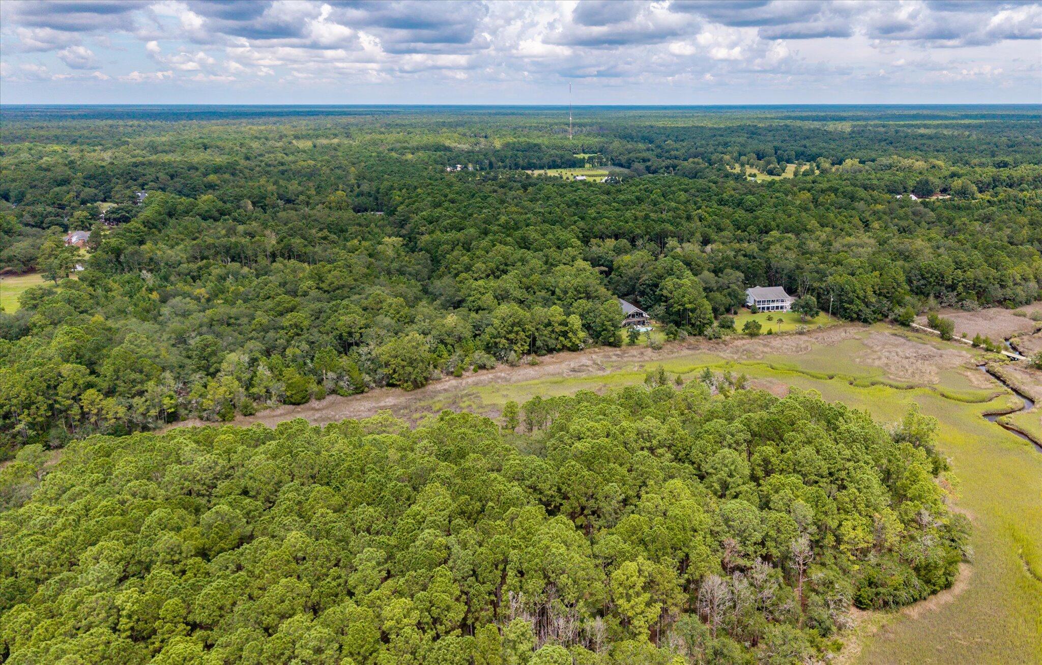Image 2: Marsh Front Property