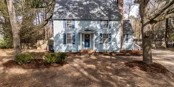 855 Springwood Circle