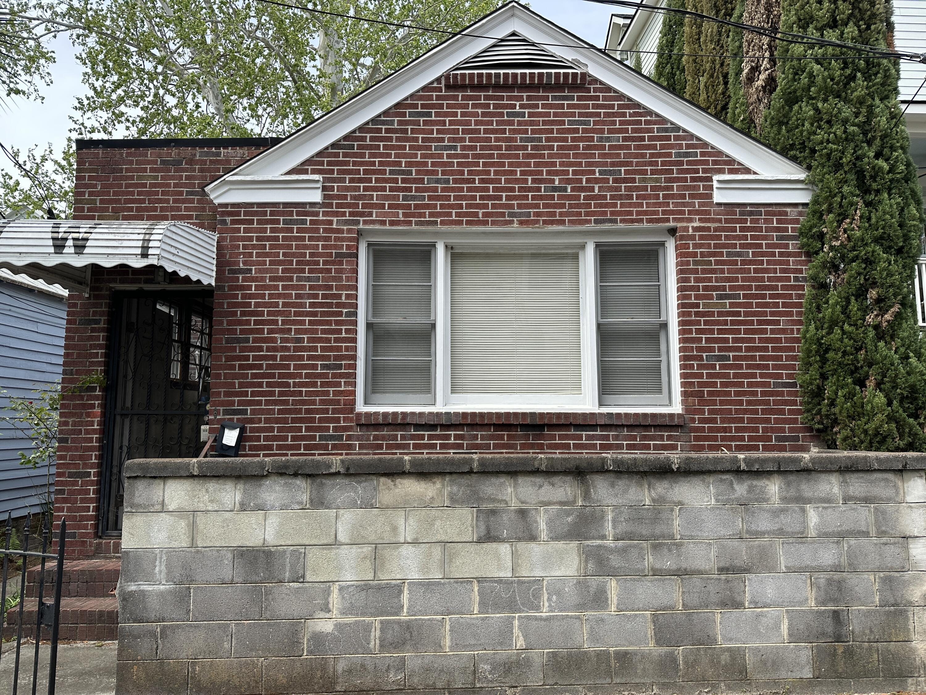 Image 3: Exterior Front
